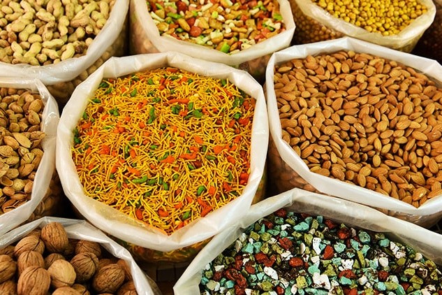 Different types of grains in plastic bags